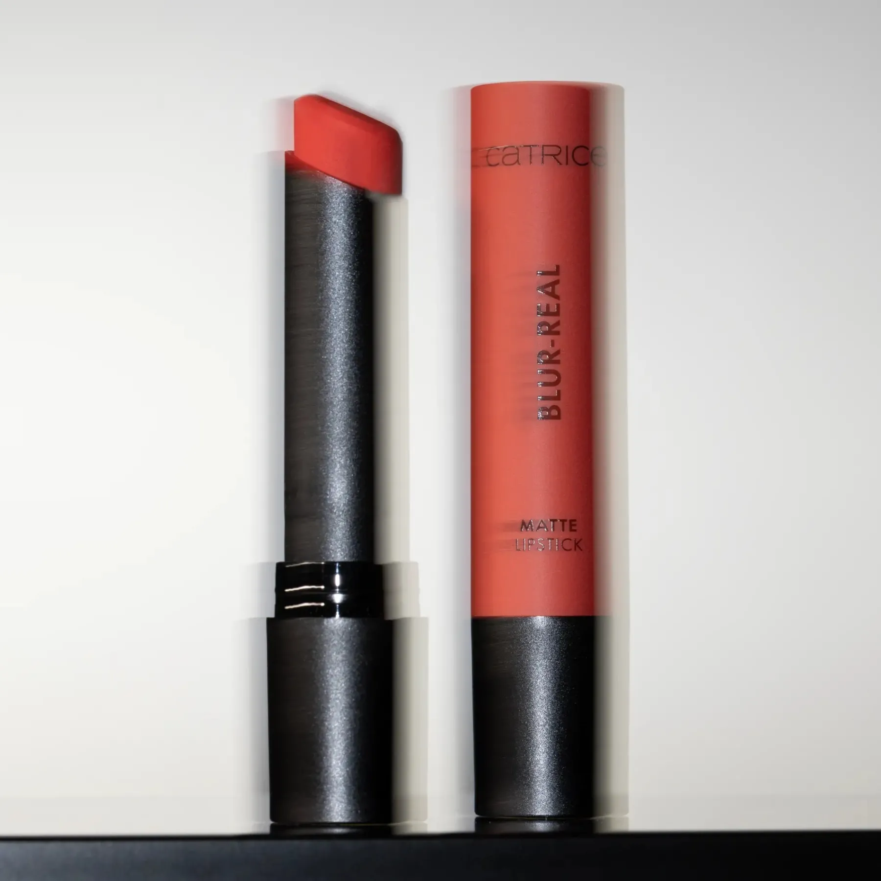 Online Blur-Real Matte Lipstick 050 Airy Crush Lippenstift