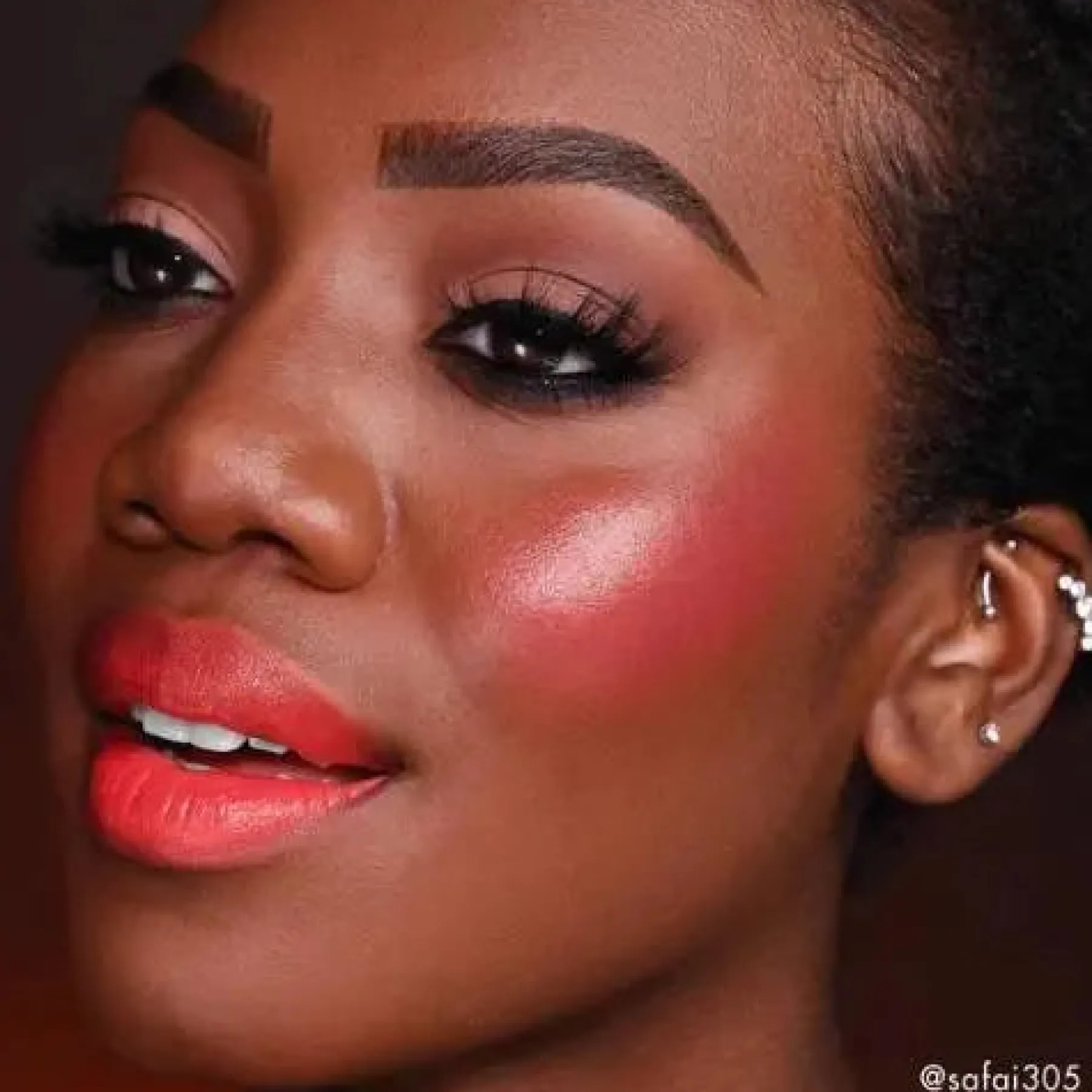 Hot Cheek Kiss Cream Blush Merlot Moment Rouge