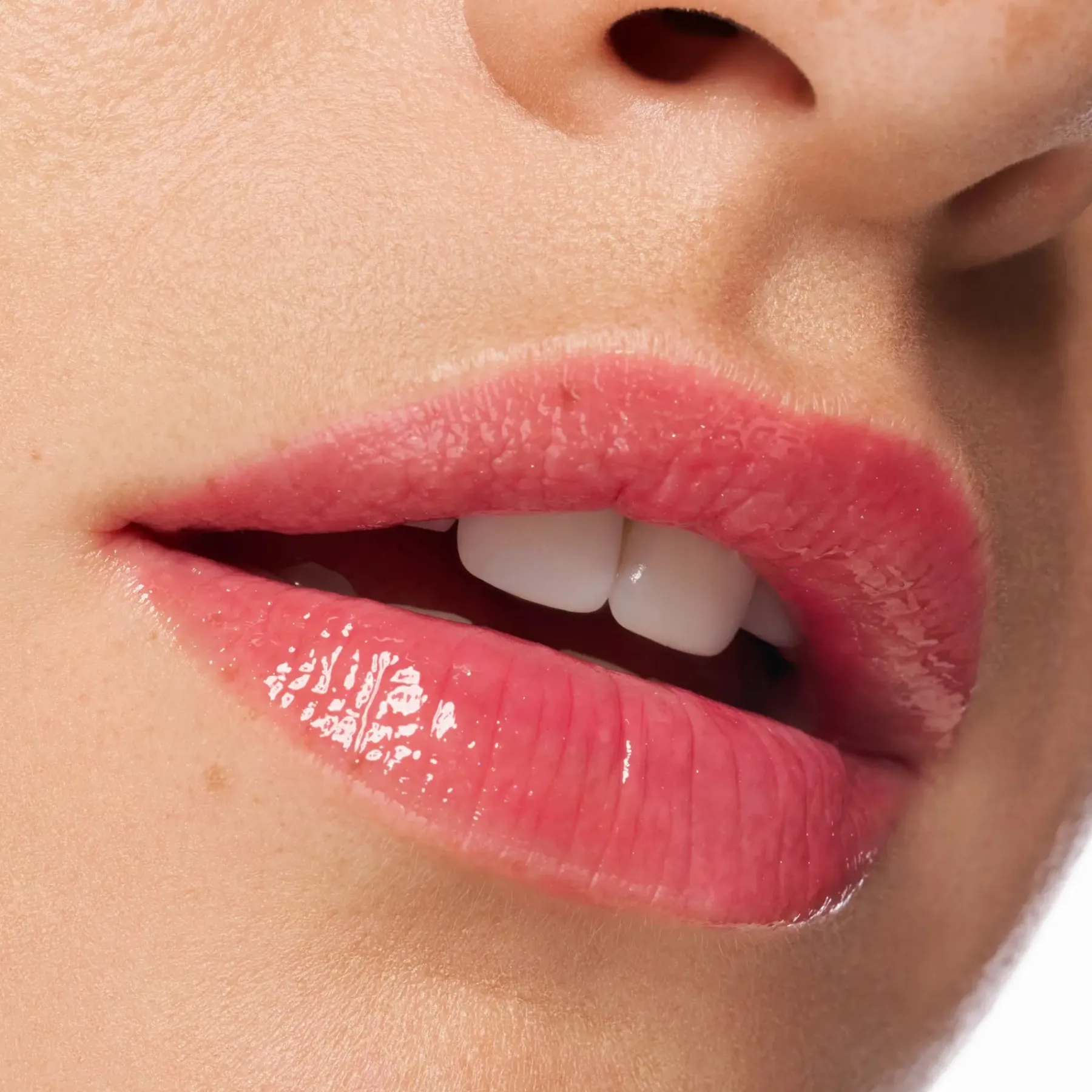 Online Chili Bomb Shiny Lipgloss 01 Strawberry Salsa Lipgloss|Veganer Lipgloss