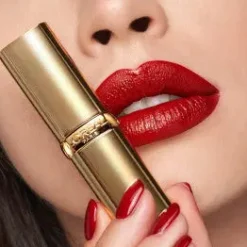 New Color Riche Satin Lipstick 300 Le Rouge Paris Lippenstift