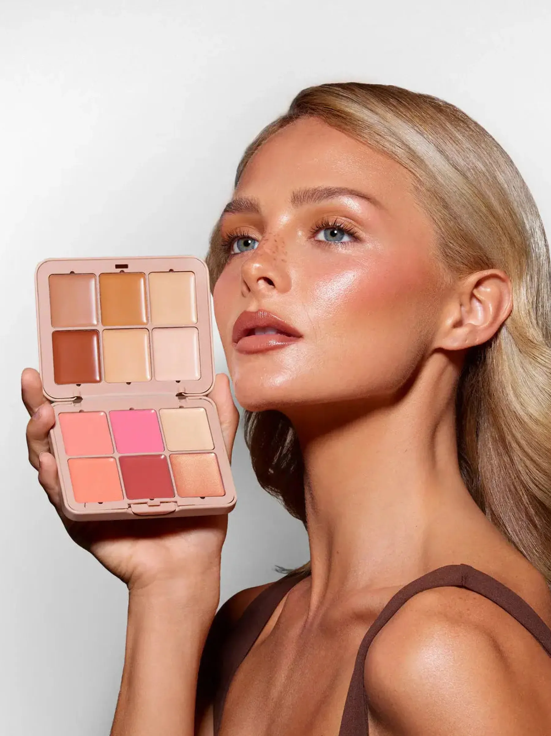 Hot Complete Canvas Complexion Palette Medium Konturieren