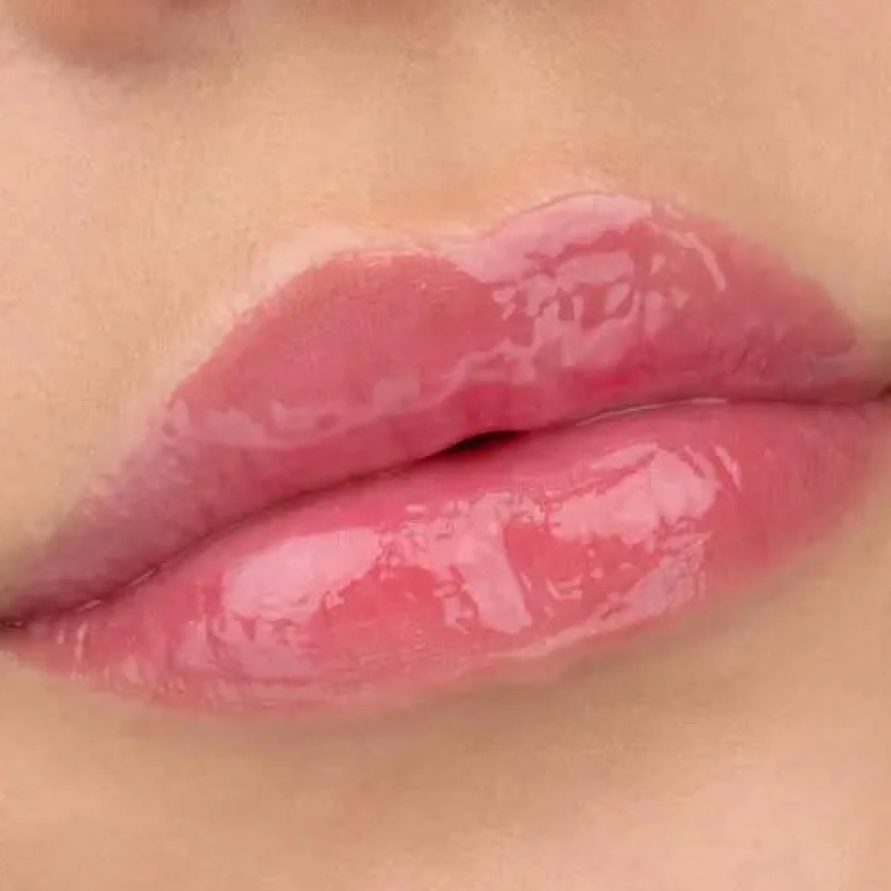 Hot Juicy Bomb Shiny Lipgloss 104 Poppin' Pomegranate Lipgloss|Clean Beauty