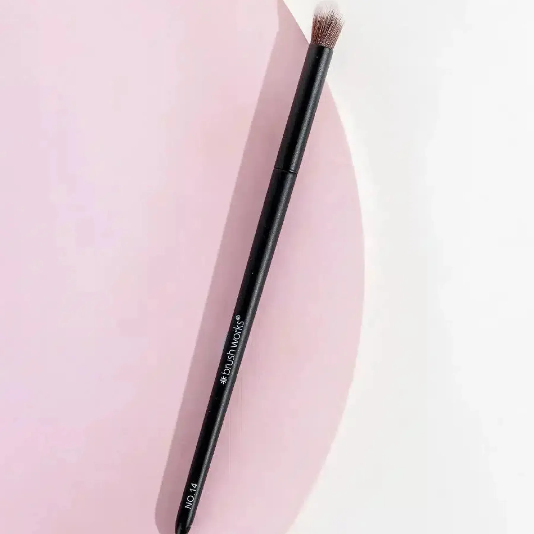 Outlet No. 14 Fluffy Blending Eye Brush Tön Mehr