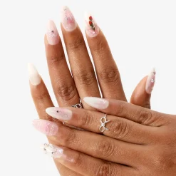 Sale Press-On Nails Strawberries N Crème Künstliche Nägel