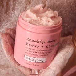 Online Rosehip Body Scrub + Cleanser Everything Shower|Körperpeelings