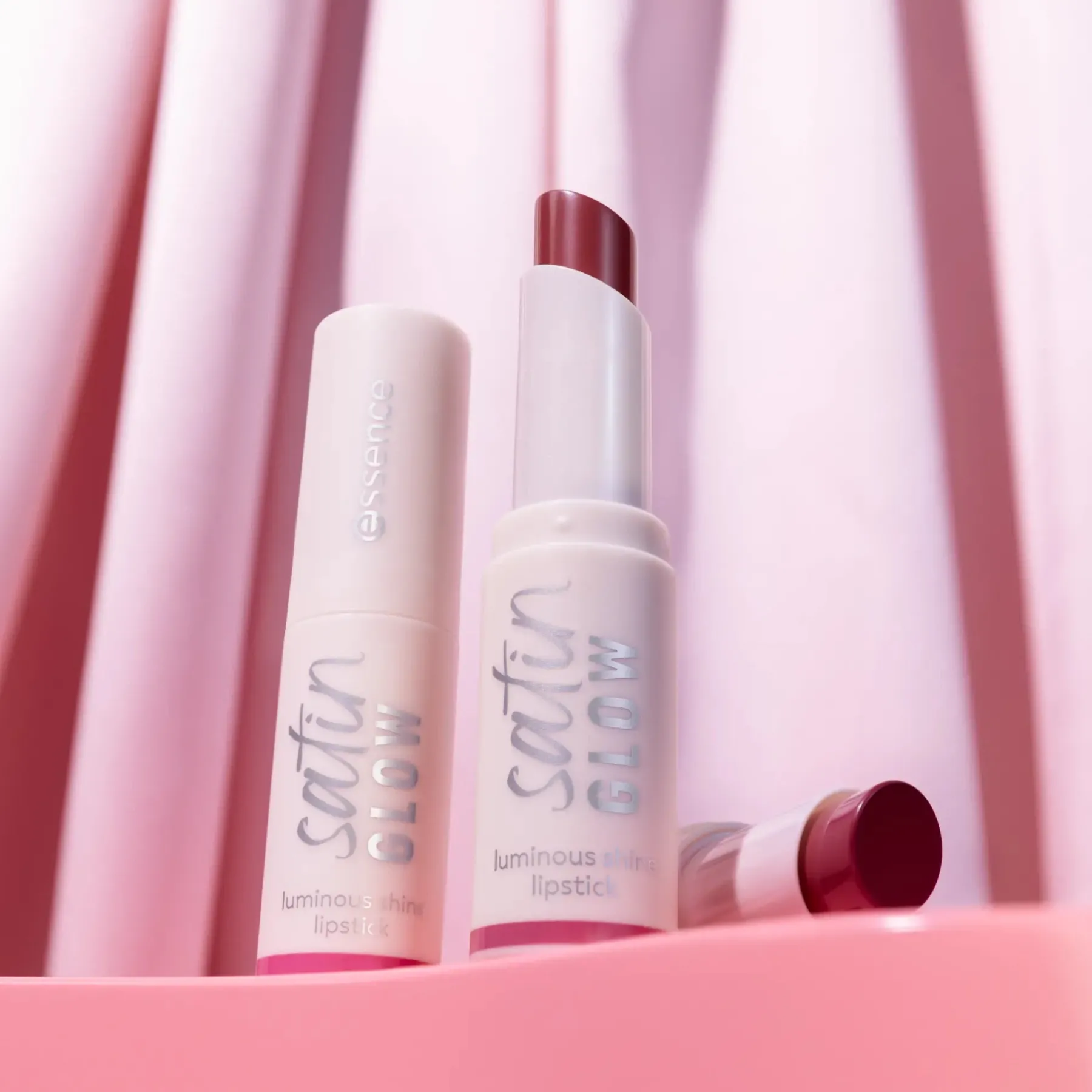 New Satin Glow Luminous Shine Lipstick 01 Whole Latte Love Lippenstift|Veganer Lippenstifte