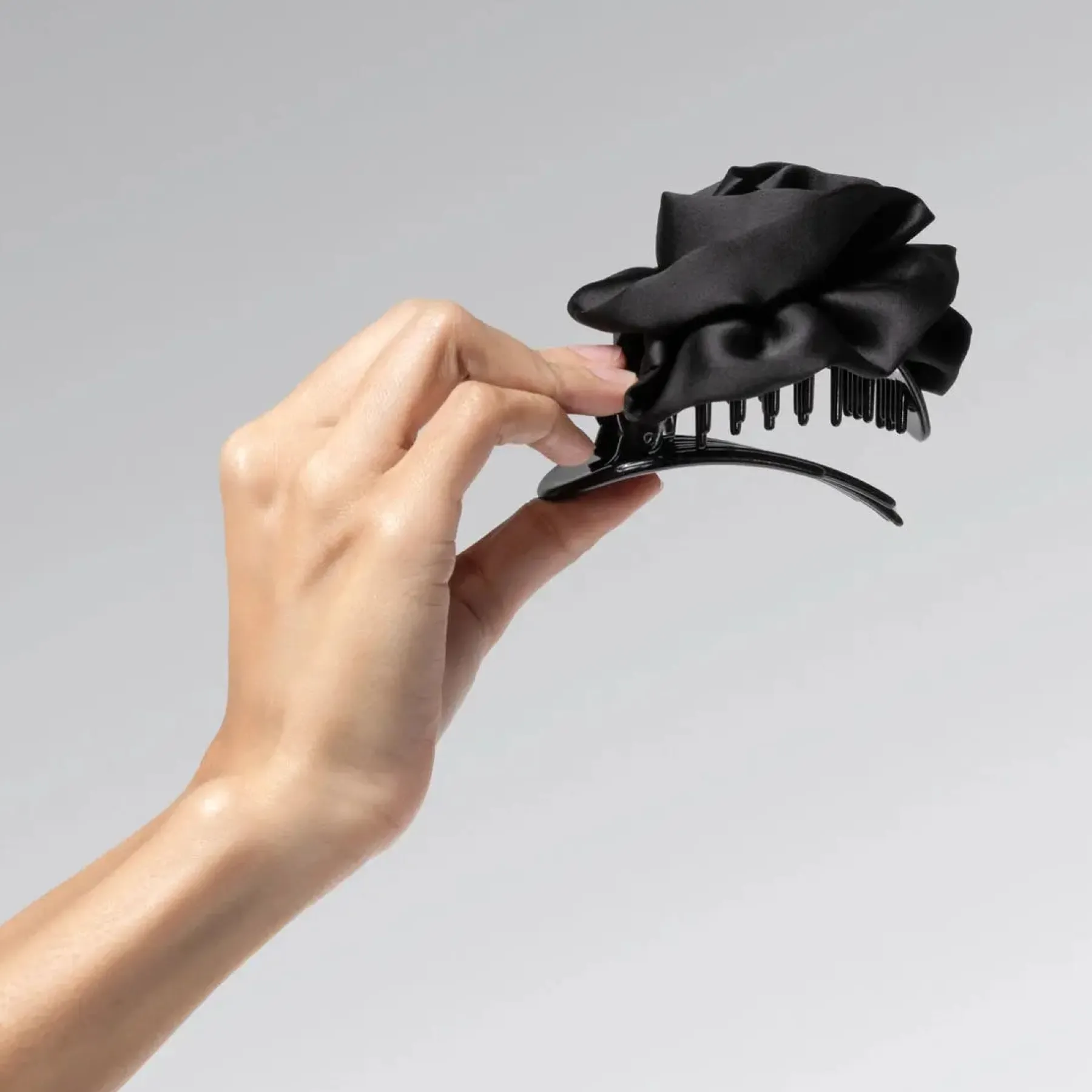 Clearance Satin Rosette Flat Cloud Clip Black Haarspangen & -Clips