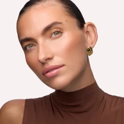 Sale Sun Lover Glow Bronzing Powder 010 Sun Kissed Bronzer