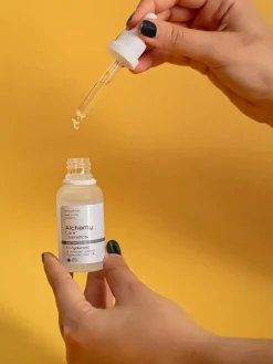 Online Tri-hyaluronic Vegan Pflege|Problemlösende Seren